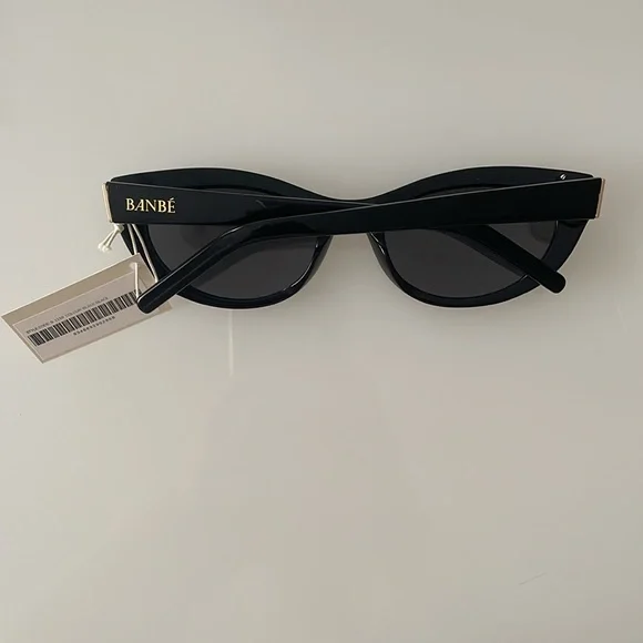 BANBÉ The Estella Black Sunglasses. New With Case. - Picture 7 of 9